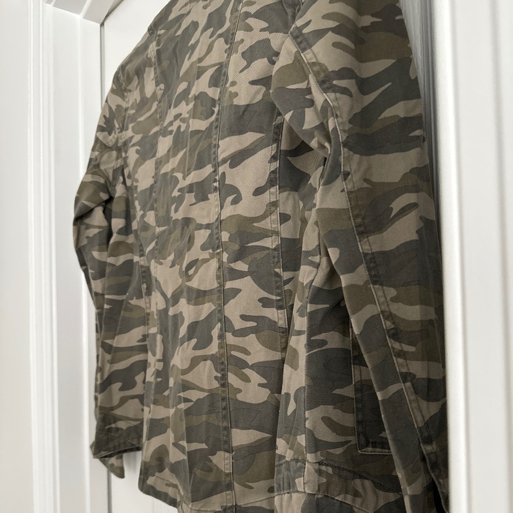 Camo Shacket - Picture 4 of 4